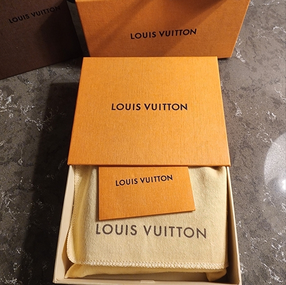LOUIS VUITTON PASTEL YELLOW MONOGRAM LEATHER VERNIS KISSLOCK WALLET W D BAG+BOX - Picture 2 of 16